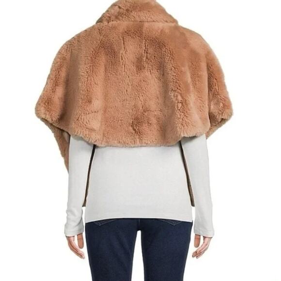 NWT La Fiorentina Faux Fur Cape Poncho Jacket with pockets Camel OS - Picture 2 of 7